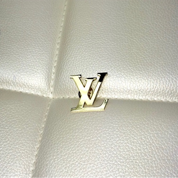 Louis Vuitton pin silver color counter staff